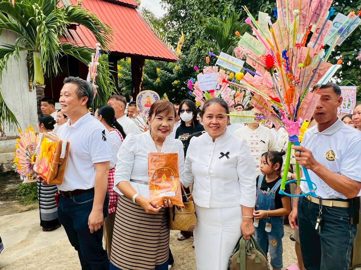  📢พช.แม่เมาะ ร่วมสืบสานบุญกฐินสามัคคีอำเภอแม่เมาะ 