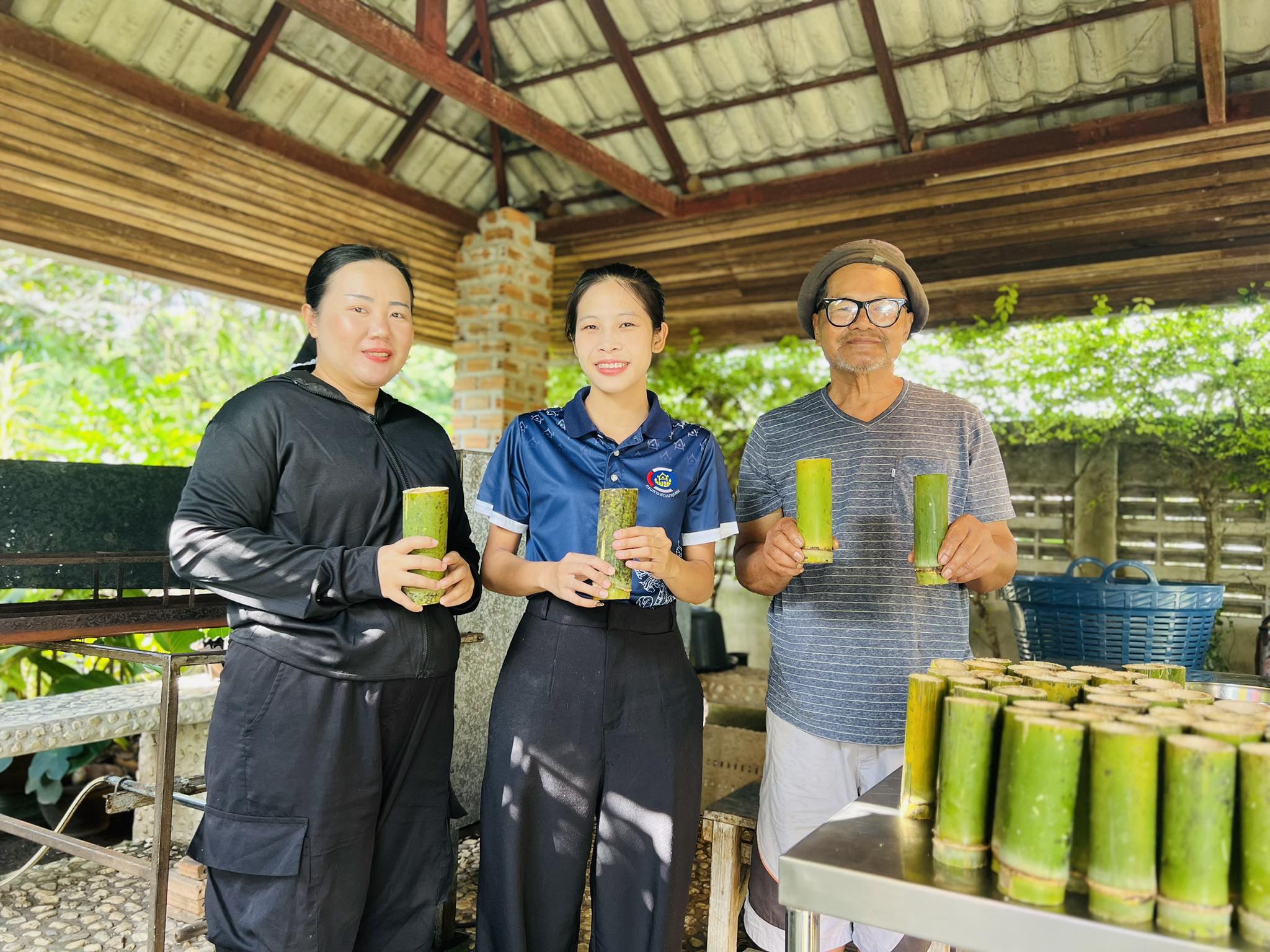 📢พช.แม่เมาะ ลงพื้นที่ติดตามเยี่ยมกลุ่มผู้ประกอบการ OTOP กลุ่มข้าวหลามนิกรณ์ 